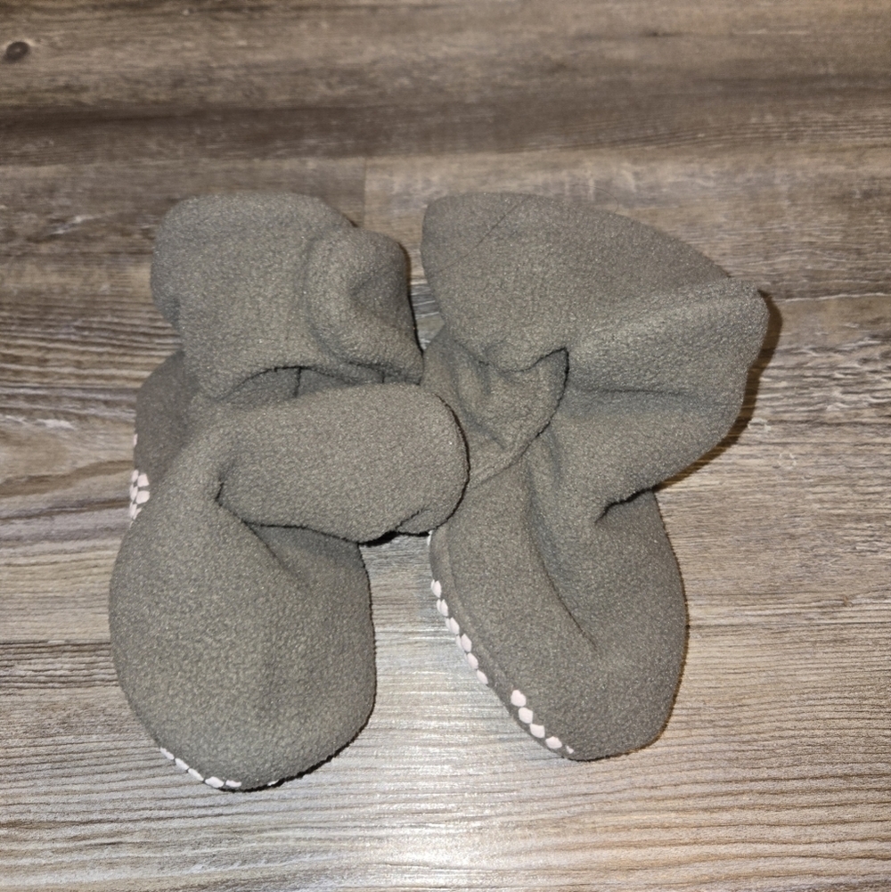 Cozy Gray Baby Booties Slippers 12-18 Months